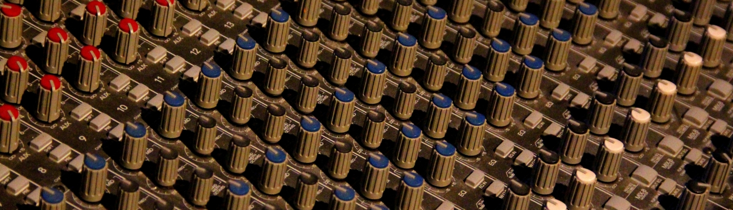 oudom-pravat-yQi4mAFmRew-unsplash Audio board for blog post diagnosing misalignment in organizations